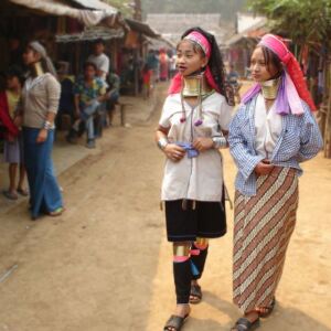 lang co dai long neck village